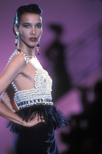 Gianni Versace SS 1990 Haute Couture 09.jpg