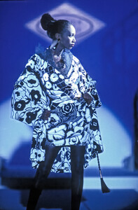 Gianni Versace SS 1990 Haute Couture 15.jpg