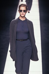 GiorgioArmani1996WomenFW11.thumb.jpg.ad5388cfc24b751de6344853c3983fb9.jpg