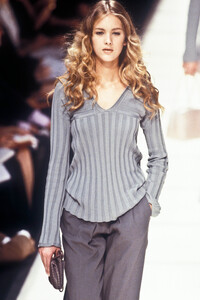 GiorgioArmani1996WomenRTW2.thumb.jpg.4601234330d6194c0609de0e9eae6439.jpg