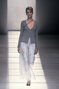 GiorgioArmani1997WomenSS68.thumb.jpg.ba1c0a6cc7ed429f2e221226eb9b55cd.jpg