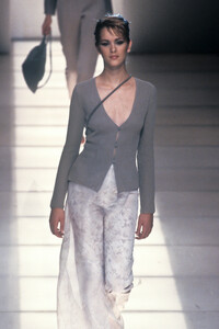GiorgioArmani1997WomenSS69.thumb.jpg.1d964821542a2fdc8858eed846e9da81.jpg