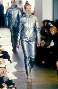 HelmutLang1999WomenFW3.thumb.jpg.57e626770743ce9380dc50ae269002e0.jpg