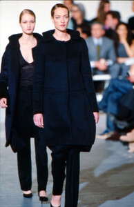 HelmutLang2000WomenFW29.thumb.jpg.01997280dea1264bc7aa5633cb6204b3.jpg