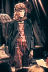 JeanPaulGaultier1990WomenRTW67.thumb.jpg.3474227293b87e5dd0c2dfc0210d0fbf.jpg