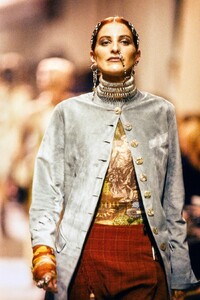 JeanPaulGaultierSS1994RTW(1).thumb.jpg.83ec185a1fc44294242e180bde699009.jpg