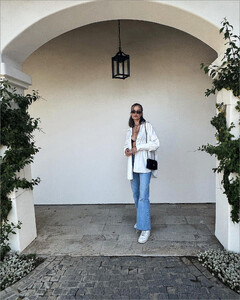 Josephine Skriver - Instagram [2023.04.16] 4.jpg