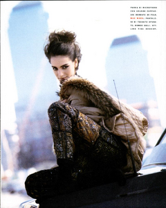 Kirk_Vogue_Italia_July_August_1990_02.thumb.png.ee7e7f56b8867631116d82a65e3fd006.png