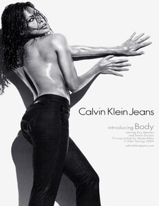 Klein_Calvin_Klein_Jeans_Fall_Winter_2009_10_03.thumb.jpeg.4e5e0df28f40d7dcfd1a03bf97731da0.jpeg
