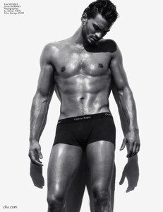 Klein_Calvin_Klein_Underwear_Fall_Winter_2009_10_01.thumb.jpeg.f0727c27fd60eeb4089611c9c4831785.jpeg