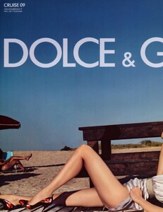 Klein_Dolce__Gabbana_Cruise_2009_09.thumb.jpeg.10952bc1f11c56fa3ba174aac1459e66.jpeg