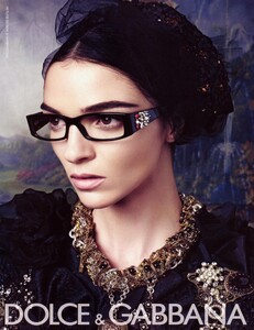 Klein_Dolce__Gabbana_Spring_Summer_2009_04.thumb.jpeg.cb2155d6ca739324505798160fdbe224.jpeg