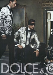 Klein_Dolce__Gabbana_Spring_Summer_2009_06.thumb.jpeg.98180f9ecc0656759c9010e85b0d5bac.jpeg