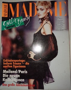 MadameDeSpezial0194coverAmberValletta.thumb.jpg.44f35f9650487973efcd68ad29d8f103.jpg