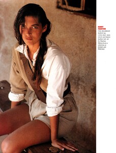 Marie_Claire_UK_June_1990_05.thumb.jpg.6c270f7233bd9b87a7399092258529cb.jpg