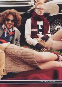 McDean_Tommy_Hilfiger_Fall_Winter_2010_11_09.thumb.jpg.0cd97370372431b071e04da1f4b4c879.jpg