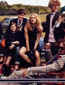 McDean_Tommy_Hilfiger_Fall_Winter_2010_11_18.thumb.jpg.c65db6f010af799c8a9990381de6a21e.jpg