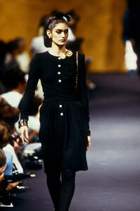 Michelle_Legare_Chanel_Couture_FW1989_01.jpg