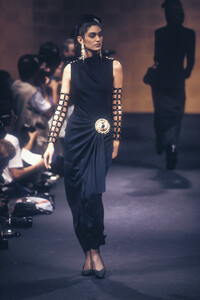 Michelle_Legare_Chanel_Couture_FW1989_09.jpg