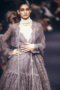 Michelle_Legare_Chanel_Couture_FW1989_16.jpg