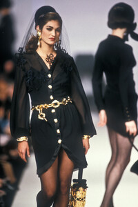 Michelle_Legare_Chanel_Couture_SS1990_10.jpg