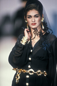 Michelle_Legare_Chanel_Couture_SS1990_13.jpg