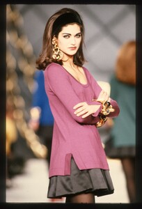 Michelle_Legare_Chanel_FW1990_02.jpg