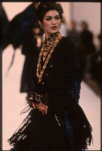Michelle_Legare_Chanel_FW1991_07.jpg