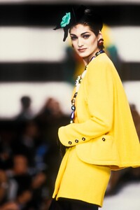 Michelle_Legare_Chanel_SS1991_05.jpg