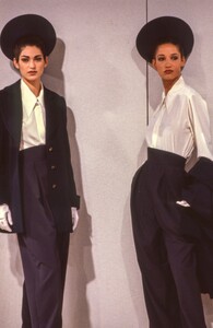 Michelle_Legare_Lapidus_Couture_FW1989_01.thumb.jpg.14f868a27a206cde17bebdb5f690076b.jpg