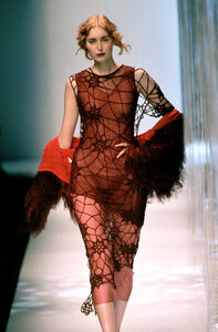 MoschinoSS1999RTW.thumb.jpg.44e07701f09614911c9e465d25c29595.jpg