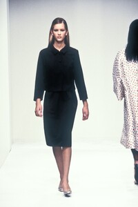 Prada1995WomenRTW127.thumb.jpg.b8cabf072f31fdde6993e7e34523d31e.jpg