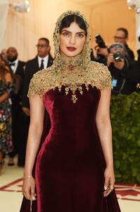 Priyanka-Chopra_-2018-MET-Gala--07.jpg