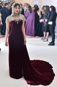 Priyanka-Chopra_-2018-MET-Gala--12.jpg
