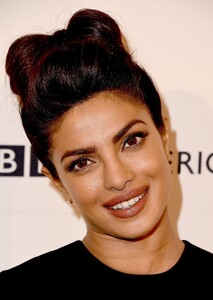 Priyanka_BAFTA_2016_28129.jpg