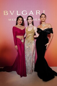 Priyanka_Chopra-Jonas_-_attends_the_Bulgari_Mediterranea_High_Jewelry_event_at_Palazzo_Ducale_281029.jpg