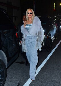 Rihanna---Steps-Out-For-Her-Son-Rzas-2nd-Birthday-Party-In-New-York-12.jpg