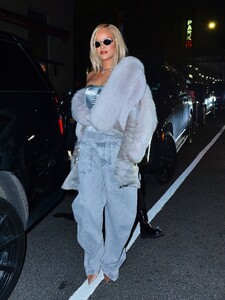 Rihanna---Steps-Out-For-Her-Son-Rzas-2nd-Birthday-Party-In-New-York-18.jpg