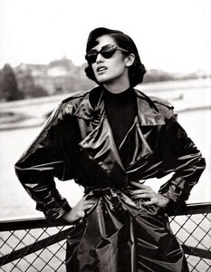 Roberto_Verino_FW1992_Yasmeen_Ghauri_by_Jacques_Olivar_05.thumb.jpg.e0167ad9b52b671b38d2f0367fc048d0.jpg