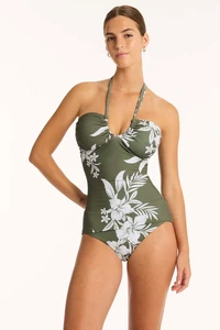 S29-SL3028AHHALTERBANDEAUSINGLETTOPKHAKISL4015AHMIDBIKINIPANTKHAKI-23800-Bond-Eye-Sealevel-D2-0996_Cropped.webp