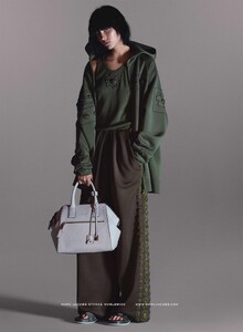 Sims_Marc_Jacobs_Spring_Summer_2015_05.thumb.jpeg.5526765fe2d8a08e749309620c3776ac.jpeg