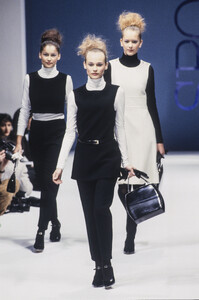 Sportmax1995WomenRTW33.thumb.jpg.ac8a6eacd141a6cfeb8a9fd9756c438e.jpg