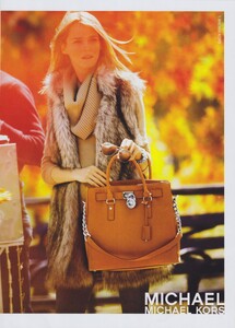 Testino_Michael_Kors_Fall_Winter_2010_11_08.thumb.jpg.17a7b5dea99b7463f09f96ddfb4af48a.jpg