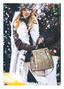 Testino_Michael_Kors_Holiday_2011_01.thumb.jpg.598674cefdc21eb773b76b76035201c3.jpg
