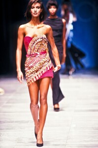 Versace SS 1990 03.jpg