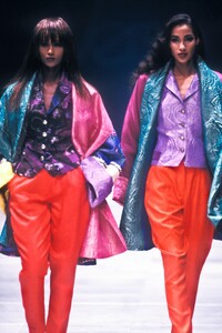 Versace SS 1990 07.jpg