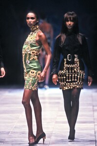 Versace SS 1990 23.jpg