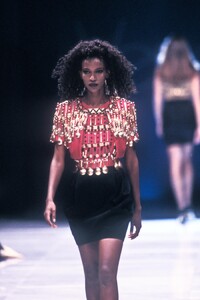 Versace SS 1990 25.jpg