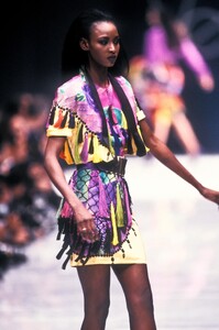 Versace SS 1990 36.jpg
