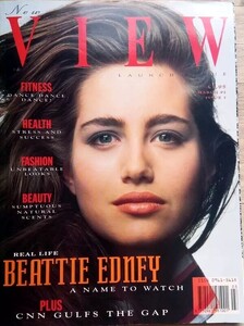 ViewUK0391cover.thumb.jpg.1624d1e1dbfc53de29ea72abce52c140.jpg